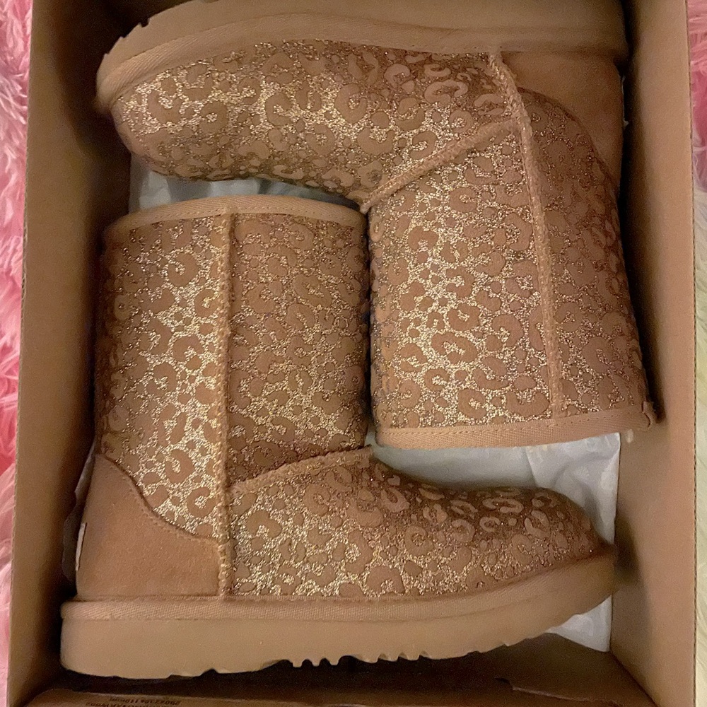 UGG Kids Tan Glitter Leopard-Print Classic Short Boots